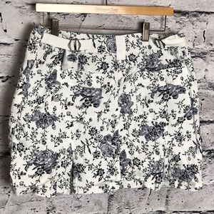 Gloria Vanderbilt Shorts - Gloria Vanderbilt Denim Print Skort. Size 12 Gloria Vanderbilt Shorts - Gloria Vanderbilt Denim Print Skort. Size 12